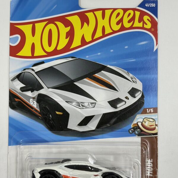 LAMBORGHINI HURACAN STERRATO WHITE