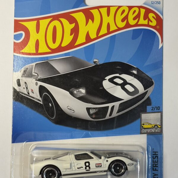 FORD GT 40 WHITE